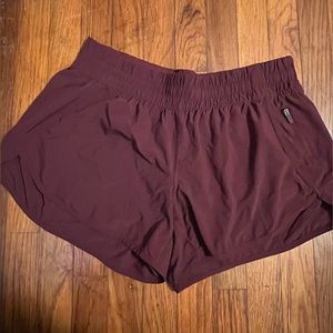 LULULEMON LOW RISE TRACKER SHORTS-14